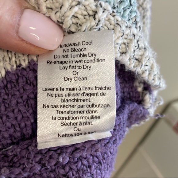 Aritizia - TNA - Baja Beach Sweater in soft pastels - Size Medium - Picture 7 of 7